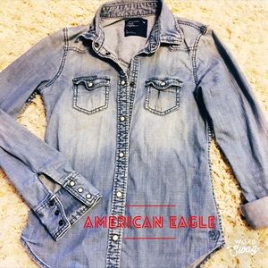 🦅American Eagle Denim Pearl Snap Button Up